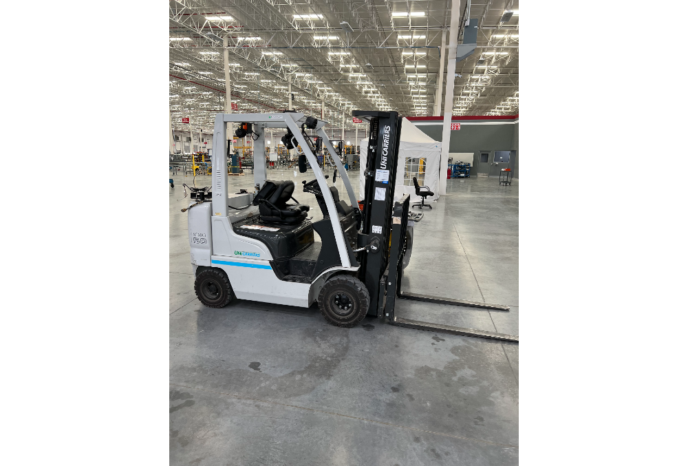 UniCarriers TX40M Electric Forklift