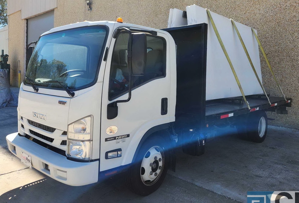 Isuzu-flat-bed-truck (1)