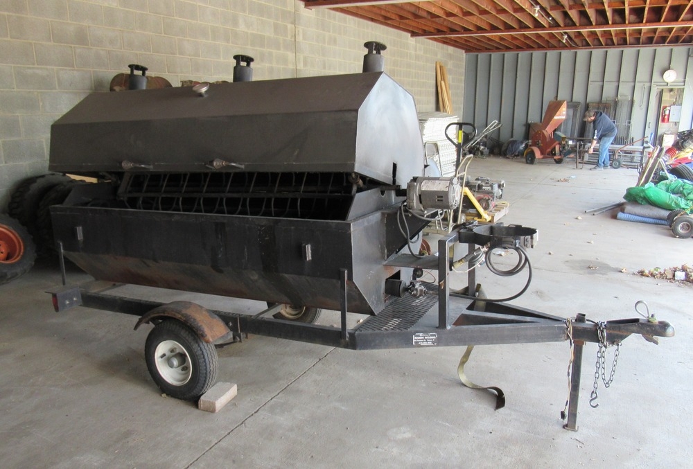 Region Welding Towable LP Bar-B-Que Grill with Electric Rotisserie